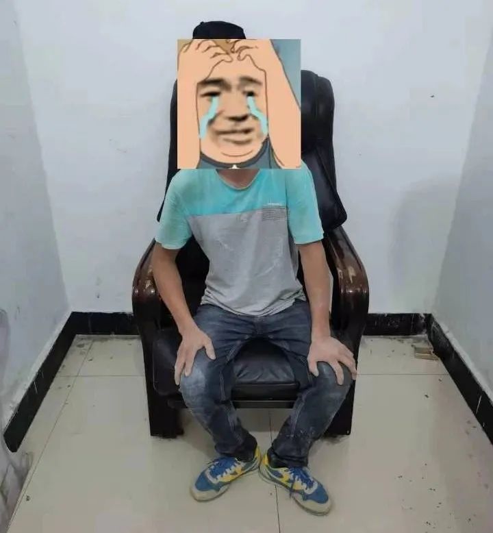 DƬ